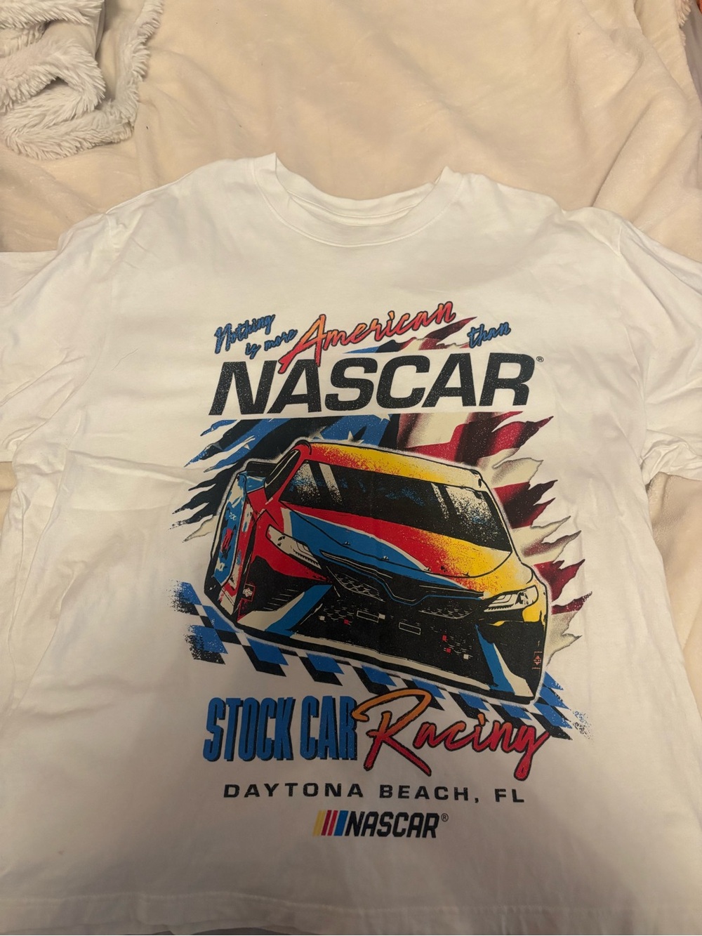 Nascar White Short Sleeve Racing Graphic Tee with Red Blue Yellow Accents